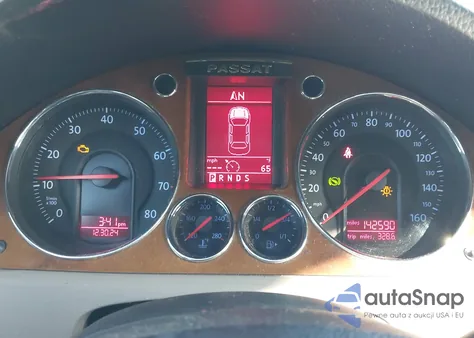 2008 Volkswagen Passat Lux from USA, damaged, VIN WVWTK93C68E060851